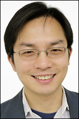 Assistant Professor Liangbing Hu (MSE/NanoCenter/UMERC).