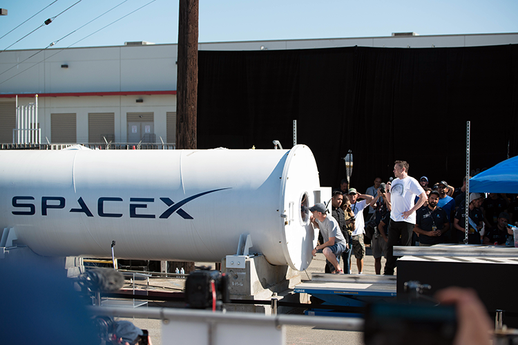 UMD Team in Top Six at 2nd Hyperloop Competition