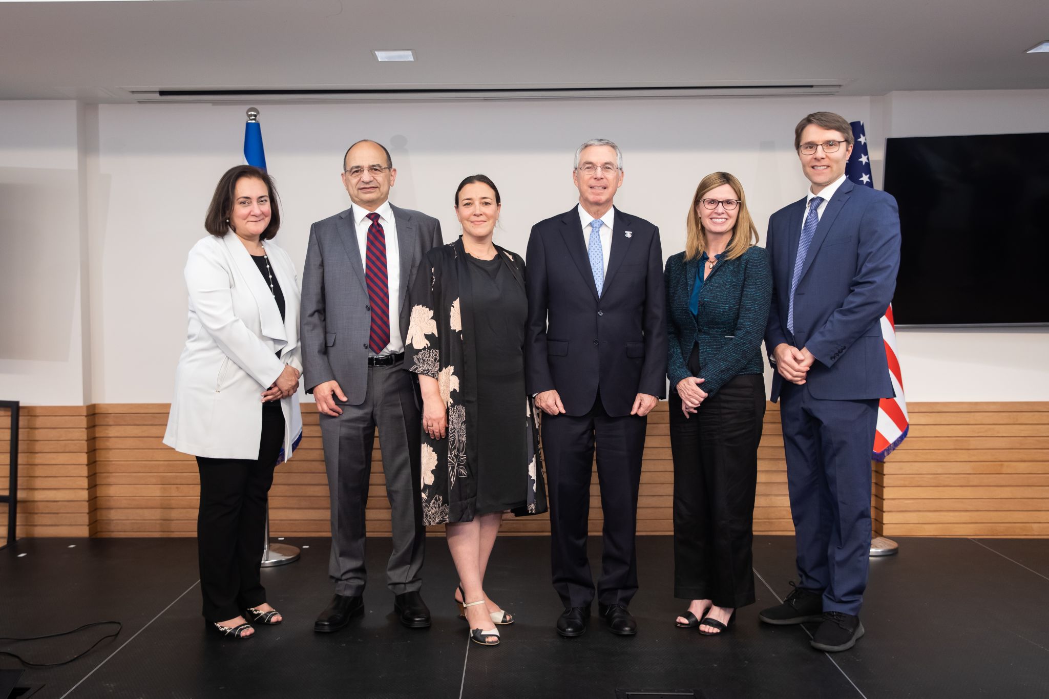 From left to right: Mojdeh Bahar (BIRD Foundation US Co-chair), Jaron Lotan (BIRD Executive Director), Natalie Gutman-Chen, (Minister for Economic and Trade Affairs), Michael Herzog (Israeli Amabassador to the U.S.), Laurie Locascio (NIST), Paul Albertus (UMD)