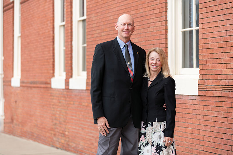 Scott ’82, M.B.A. ’86 and Carole M.B.A. ’86 Greenhaus. Photo by Mike Morgan.